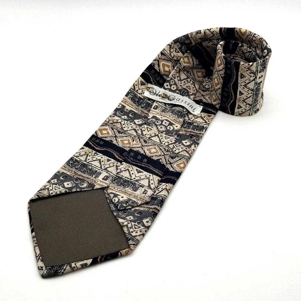 Oleg Cassini Mens Silk Tie Geometric Tribal Pattern Black Tan Made in USA 3.75in